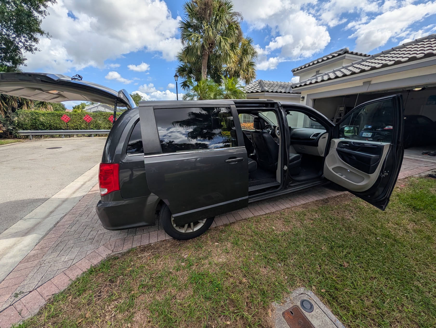 Used 2019 Dodge Grand Caravan SXT FWD image 8