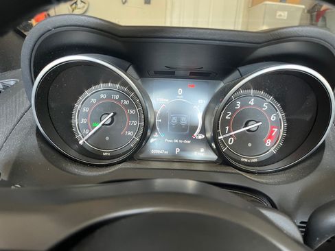 Used 2017 Jaguar F-TYPE Convertible image 5