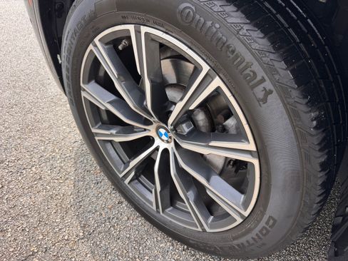 Used 2021 BMW X5 sDrive40i w/ M Sport Package RWD image 11