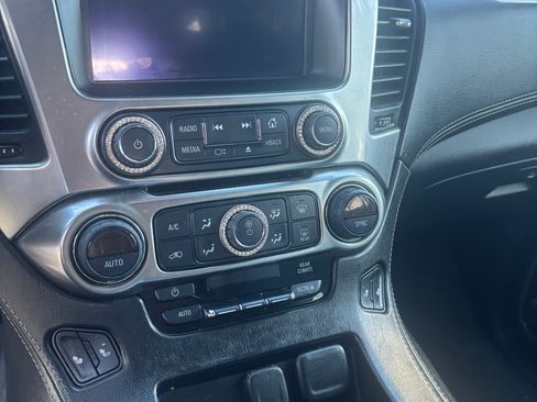 Used 2019 Chevrolet Suburban LT image 15