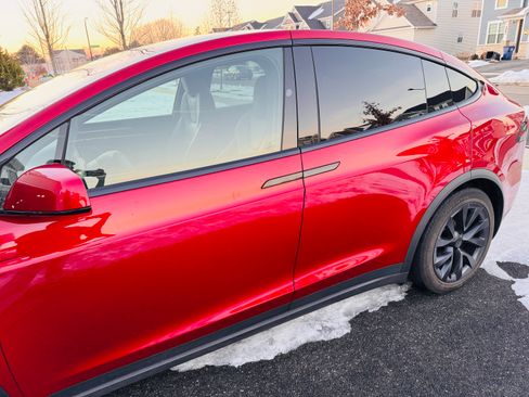 Used 2023 Tesla Model X image 2