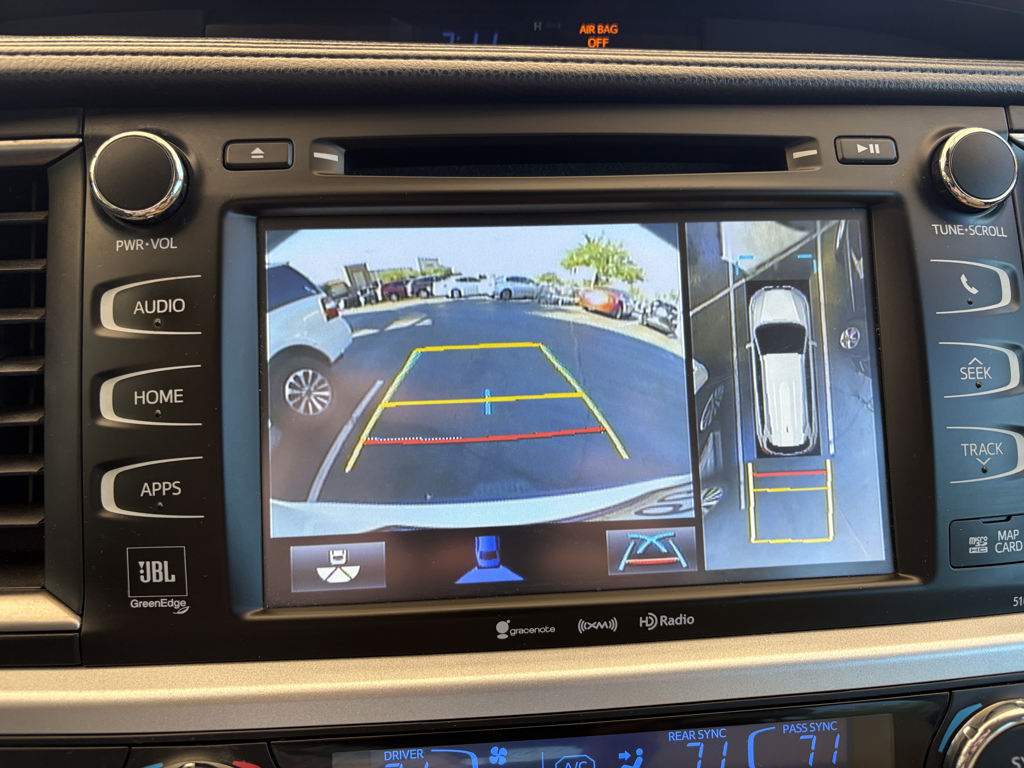 Used 2017 Toyota Highlander Limited Platinum AWD/4WD image 16