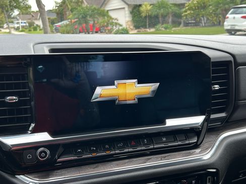 Used 2023 Chevrolet Silverado 1500 LTZ image 13