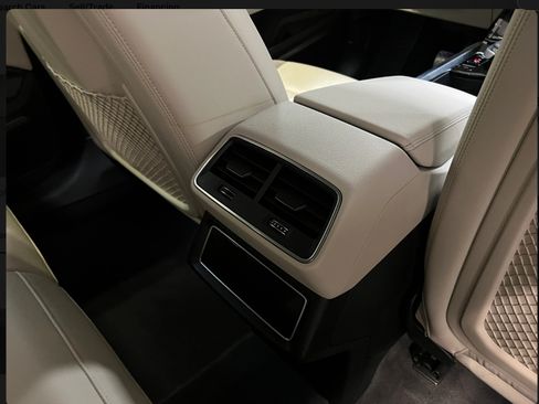 Used 2022 Audi e-tron Premium image 17