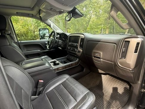 Used 2015 GMC Sierra 3500 Denali w/ Duramax Plus Package AWD/4WD image 6