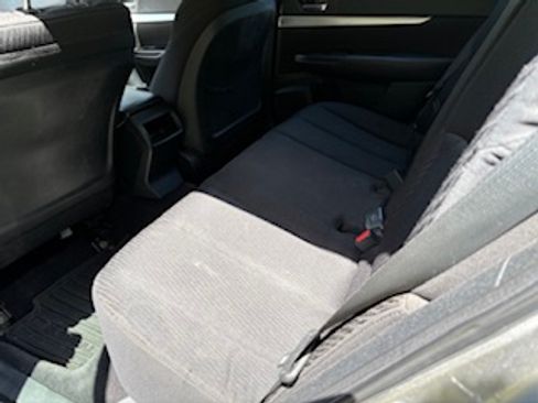 Used 2011 Subaru Outback 2.5i AWD/4WD image 5