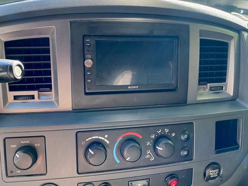 Used 2006 Dodge Ram 2500 Truck SLT image 16