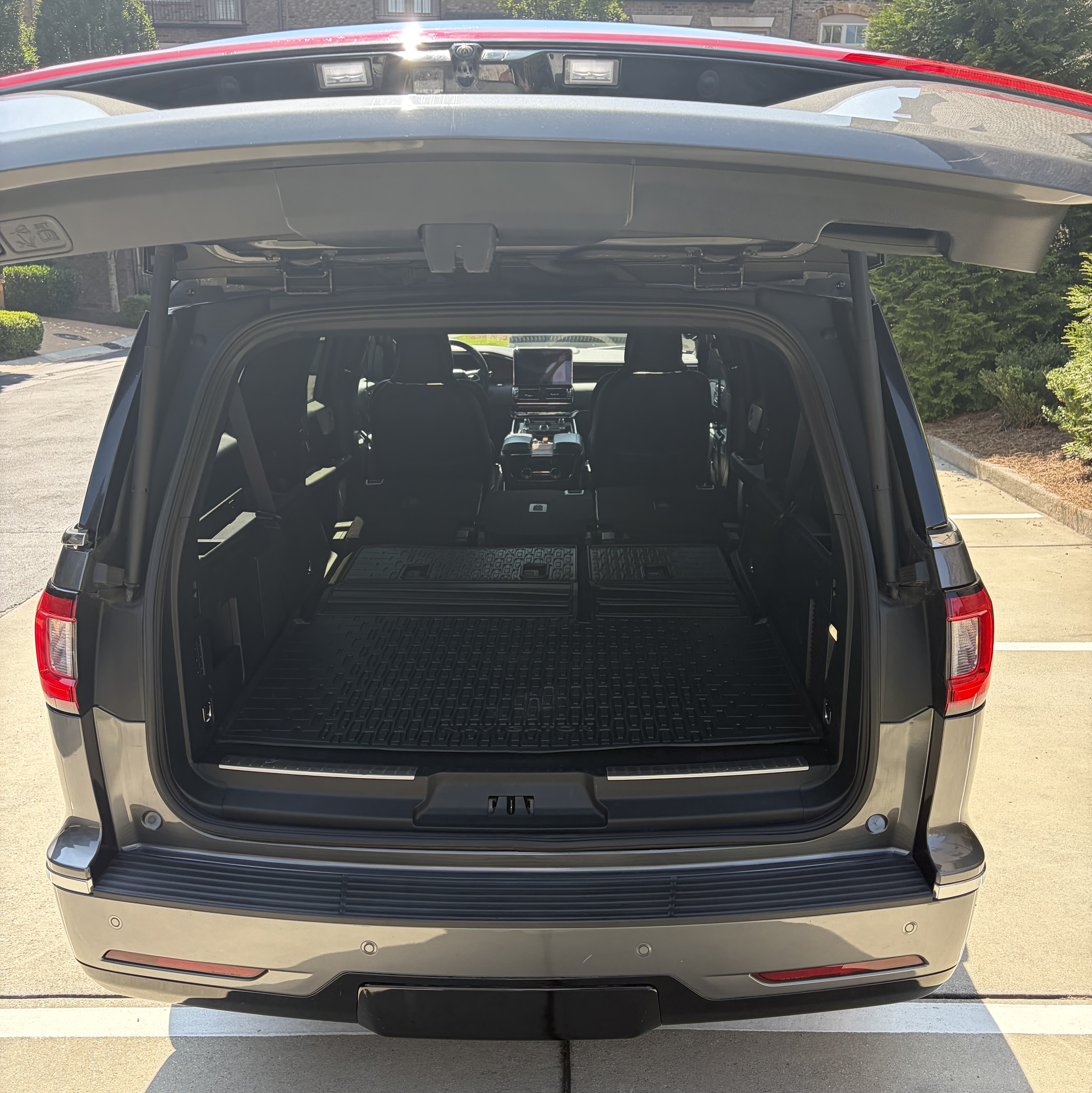 Used 2021 Lincoln Navigator L Reserve w/ Luxury Package RWD image 13
