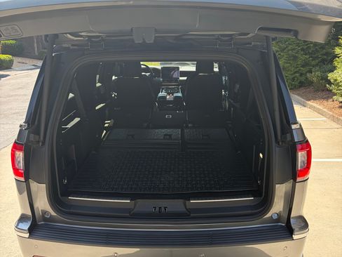 Used 2021 Lincoln Navigator L Reserve w/ Luxury Package RWD image 13