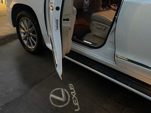 Used 2011 Lexus LX 570 4WD image 13