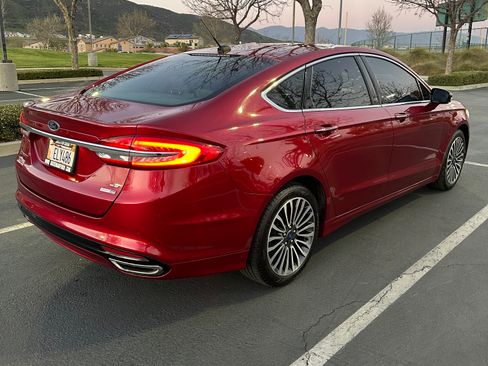 Used 2017 Ford Fusion SE w/ Fusion SE Technology Package image 5