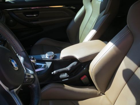 Used 2017 BMW M4 Coupe RWD image 8