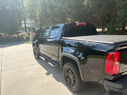 Used 2018 Chevrolet Colorado Z71 w/ Z71 Midnight Edition image 6