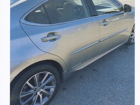 Used 2017 Lexus ES 300h 300h Sedan 4D image 8