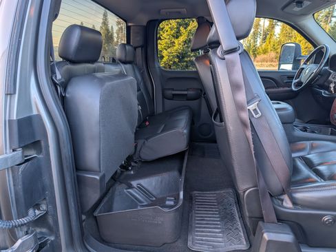 Used 2007 Chevrolet Silverado 2500 LTZ w/ EZ-Lift Tailgate Package image 5