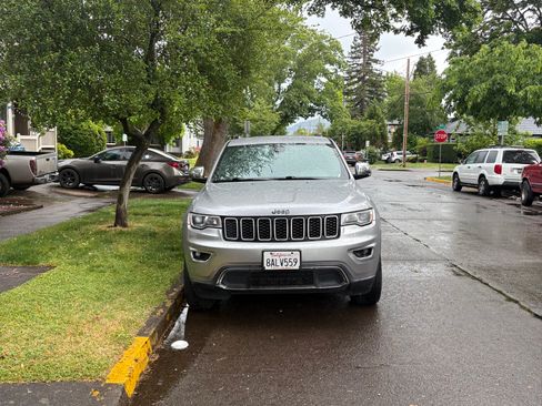 Used 2017 Jeep Grand Cherokee Limited RWD image 5