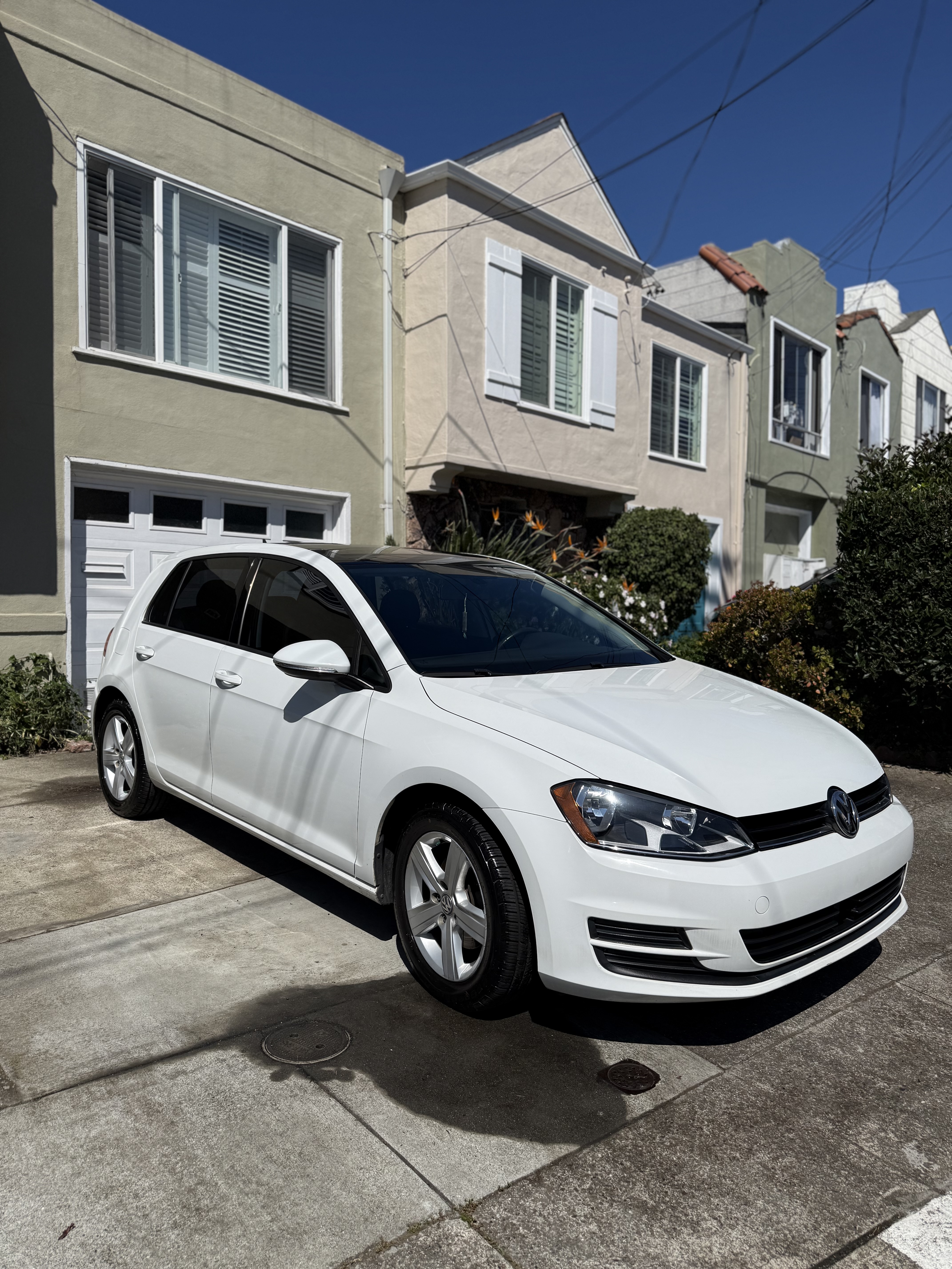 Used 2017 Volkswagen Golf Wolfsburg Edition FWD image 4
