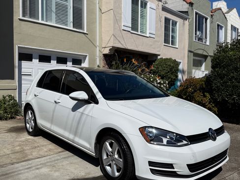 Used 2017 Volkswagen Golf Wolfsburg Edition FWD image 4