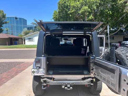 Used 2016 Jeep Wrangler Unlimited Sahara w/ Max Tow Package AWD/4WD image 18