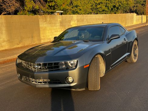 Used 2010 Chevrolet Camaro LT RWD image 9