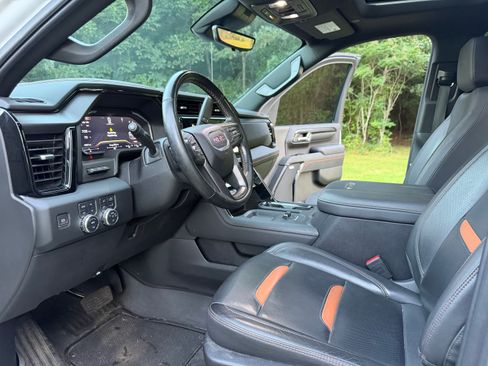 Used 2024 GMC Sierra 2500 AT4 w/ AT4 Premium Plus Package AWD/4WD image 18