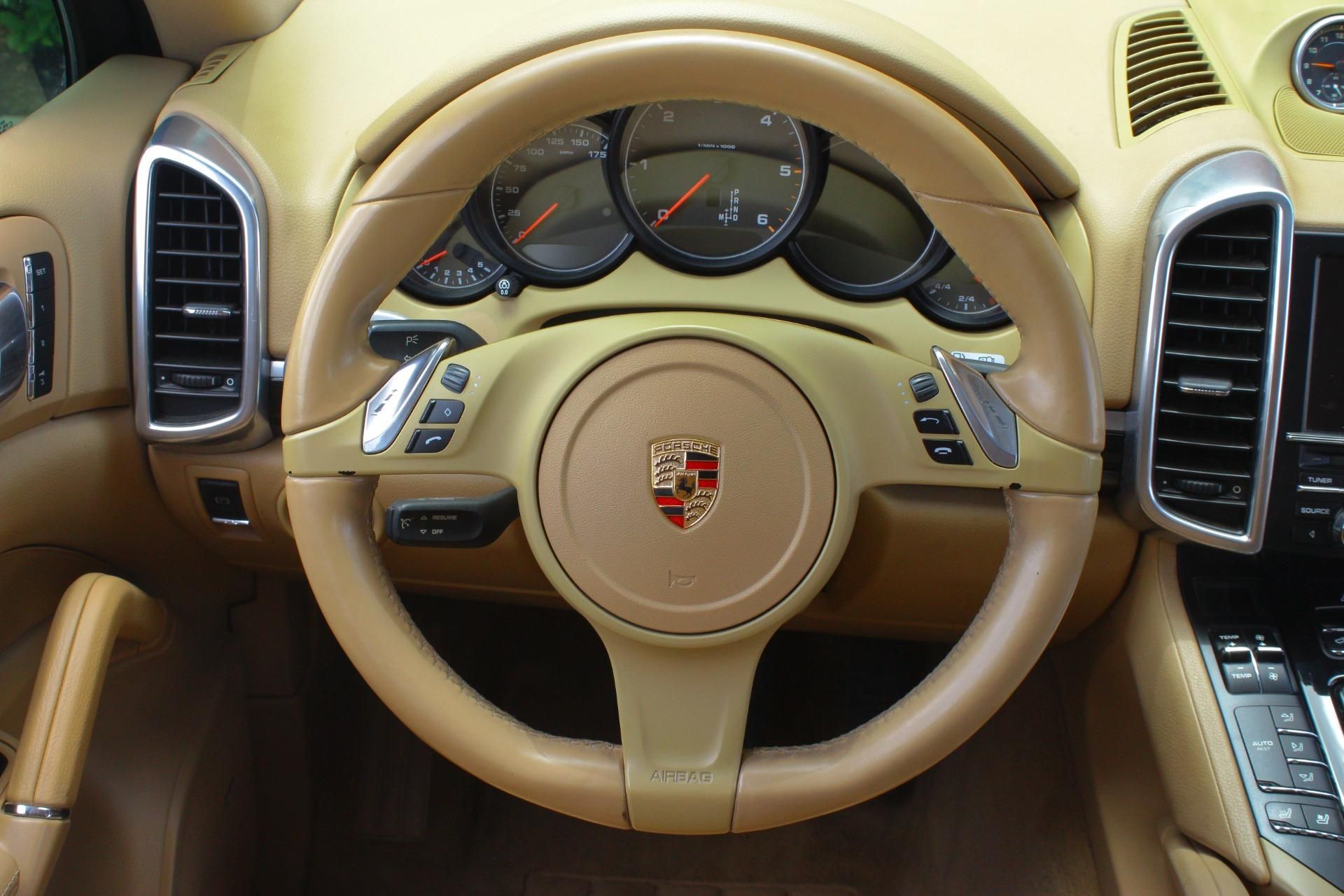 Used 2014 Porsche Cayenne Diesel AWD/4WD image 30