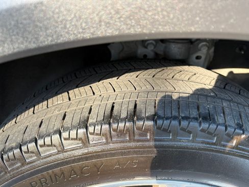 Used 2020 Ford Explorer Limited image 21