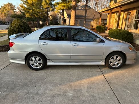 Used 2005 Toyota Corolla S image 2