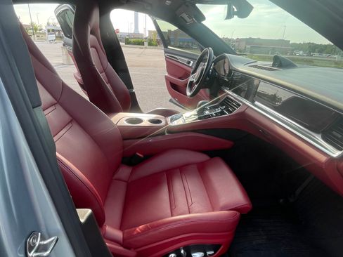 Used 2019 Porsche Panamera 4 image 14
