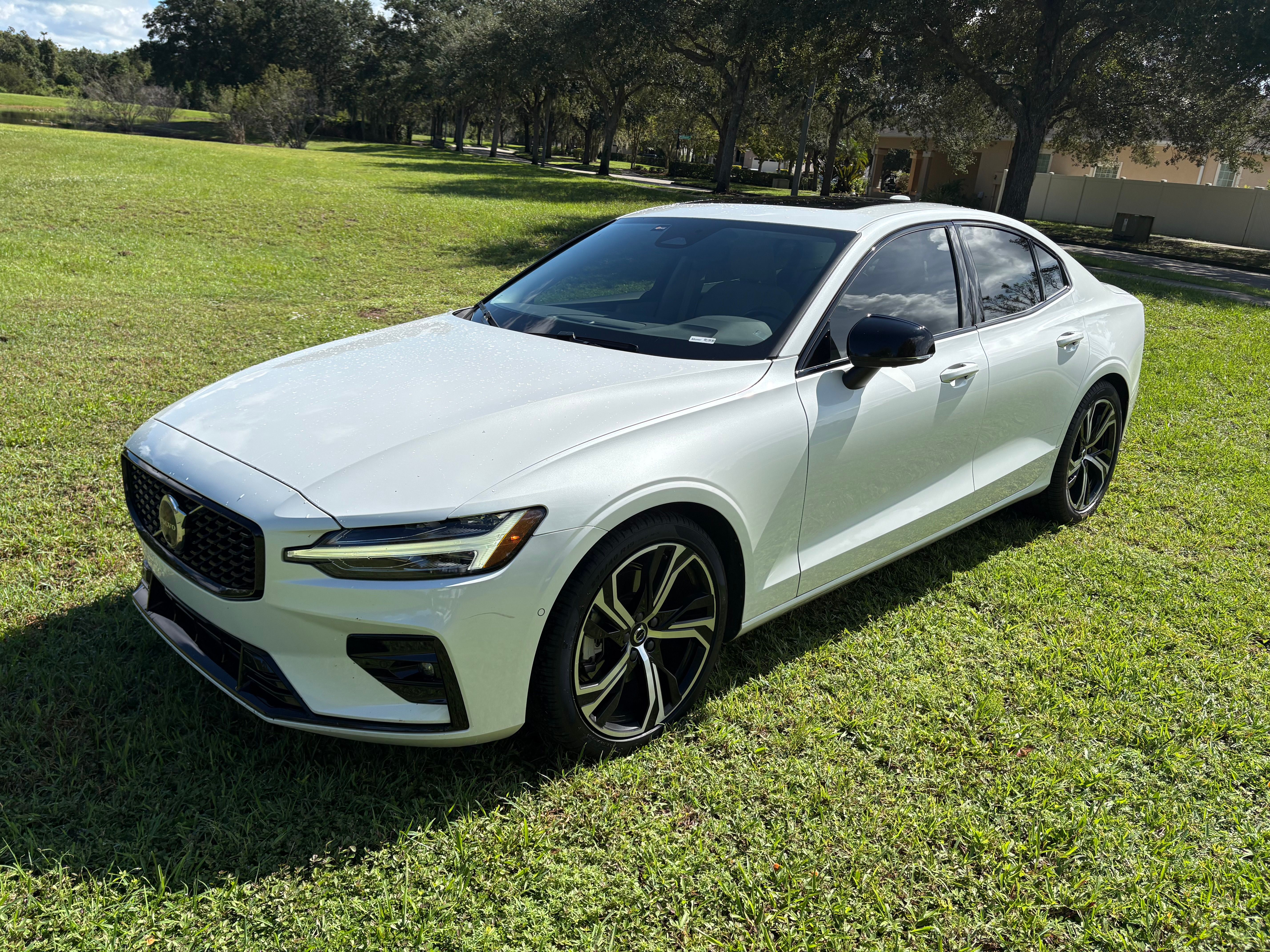 Used 2024 Volvo S60 B5 Plus w/ Protection Package Premier AWD/4WD image 4