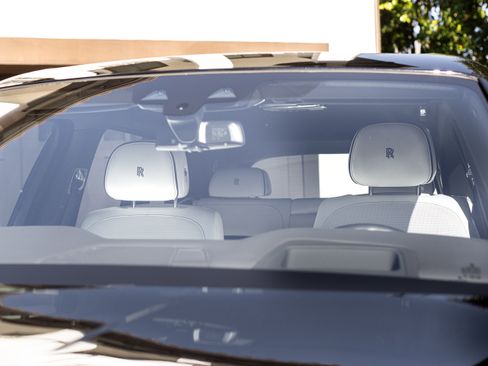 Used 2024 Rolls-Royce Cullinan w/ Cullinan Package image 15