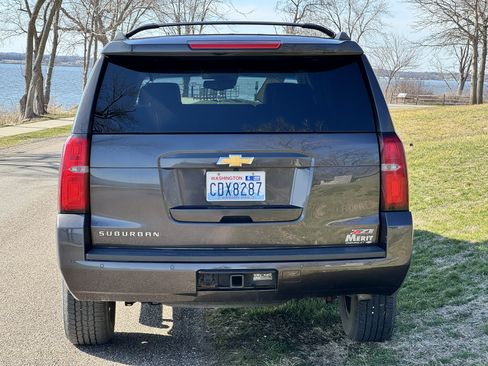 Used 2017 Chevrolet Suburban LT image 10