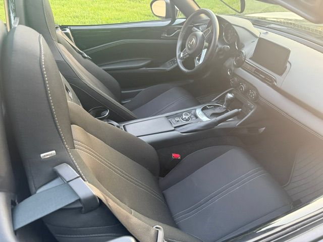 Used 2021 MAZDA MX-5 Miata Club RWD image 13