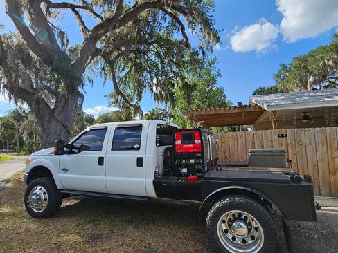 Used 2016 Ford F350 XLT image 2