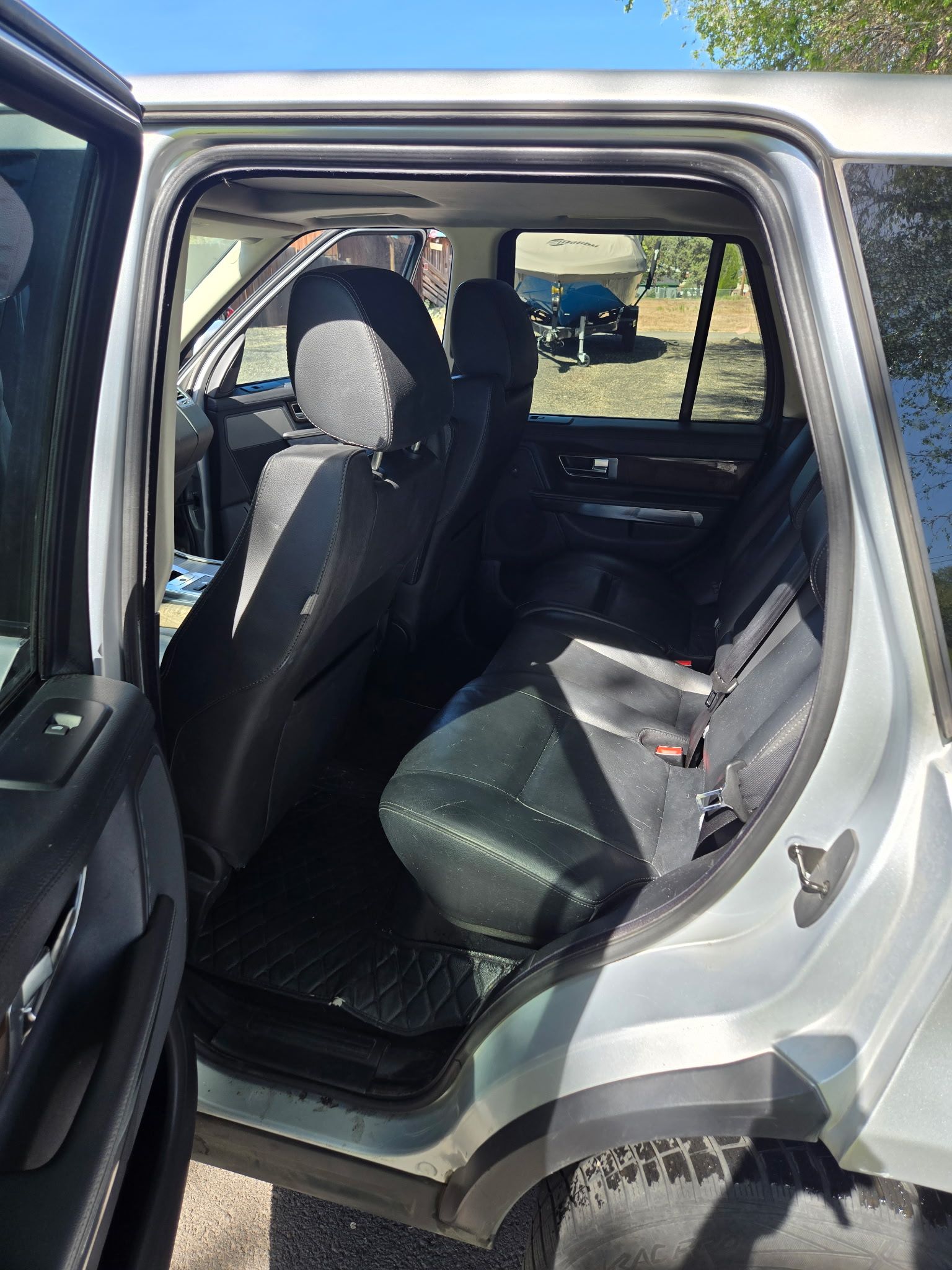 Used 2012 Land Rover Range Rover Sport HSE AWD/4WD image 9
