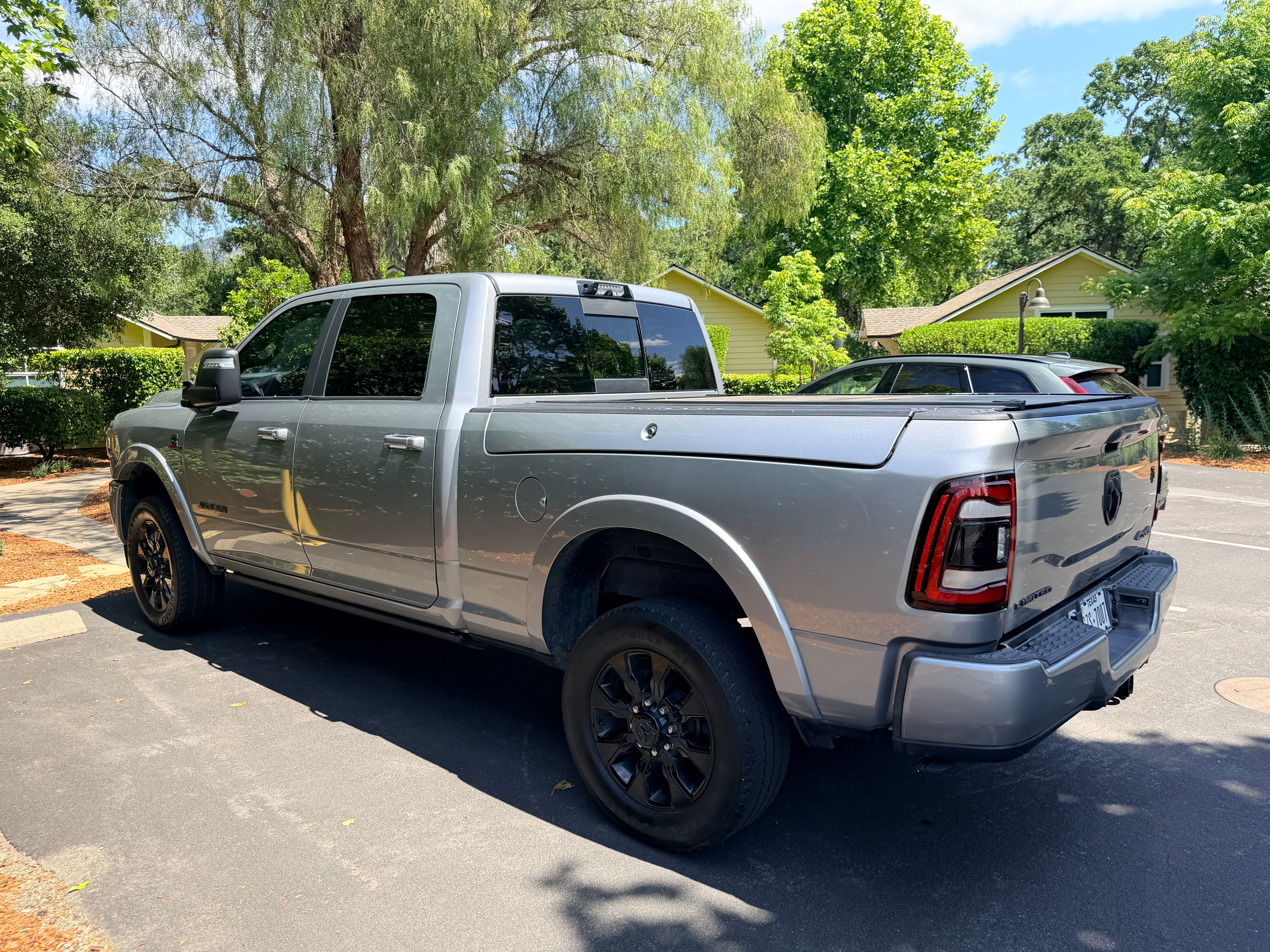 Used 2023 RAM 2500 Limited AWD/4WD image 9