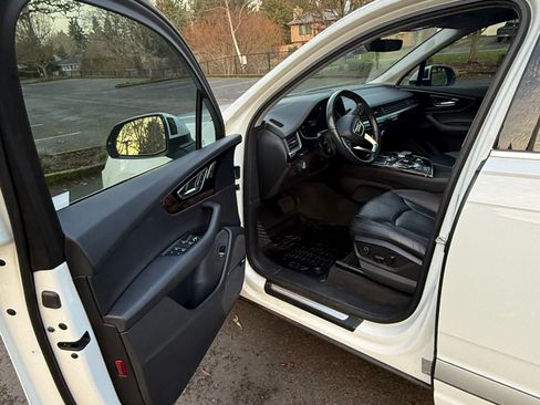 Used 2018 Audi Q7 3.0T Premium Plus image 10