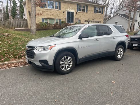 Used 2019 Chevrolet Traverse LS image 2