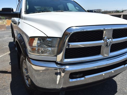 Used 2016 RAM 2500 Tradesman w/ Chrome Appearance Group AWD/4WD image 4