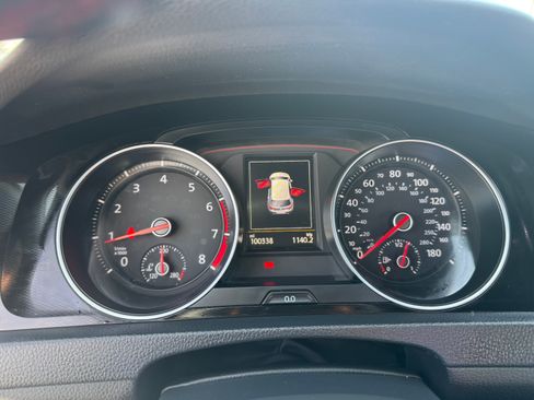 Used 2016 Volkswagen GTI SE w/ Lighting Package (SEL) FWD image 12