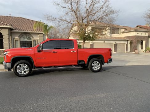 Used 2020 Chevrolet Silverado 2500 LTZ w/ LTZ Premium Package AWD/4WD image 4