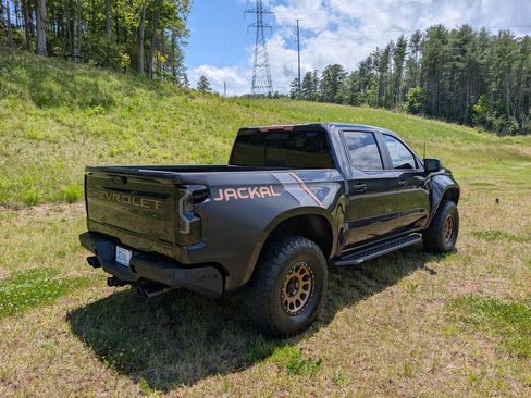 Used 2022 Chevrolet Silverado 1500 LT Trail Boss w/ LT Trail Boss Premium Package image 6