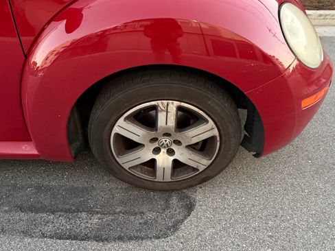 Used 2006 Volkswagen Beetle Convertible w/ Package 1 image 5