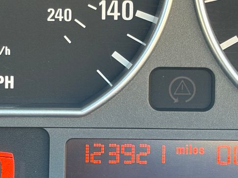 Used 2005 BMW 330Ci Convertible image 13