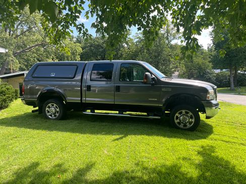 Used 2005 Ford F250 Lariat AWD/4WD image 26