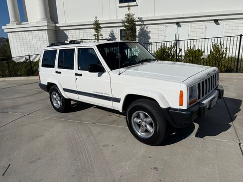 Used 2001 Jeep Cherokee Sport RWD image 5
