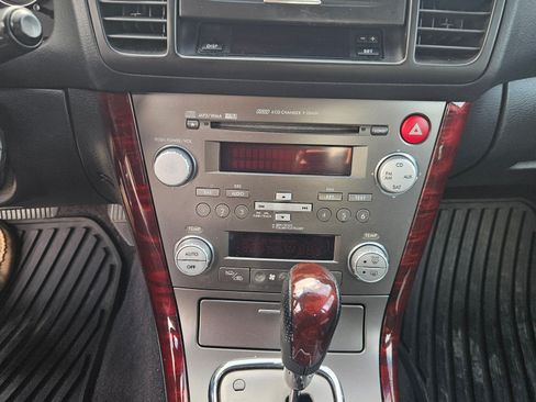 Used 2007 Subaru Outback 2.5i Limited image 12