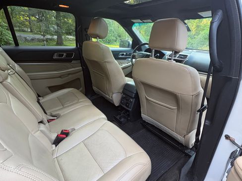 Used 2016 Ford Explorer Limited w/ Equipment Group 301A AWD/4WD image 5