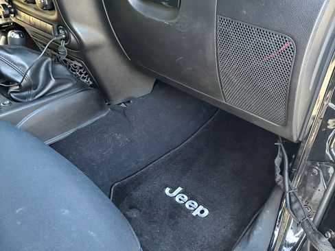 Used 2014 Jeep Wrangler Sport AWD/4WD image 14