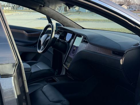 Used 2020 Tesla Model X AWD/4WD image 6